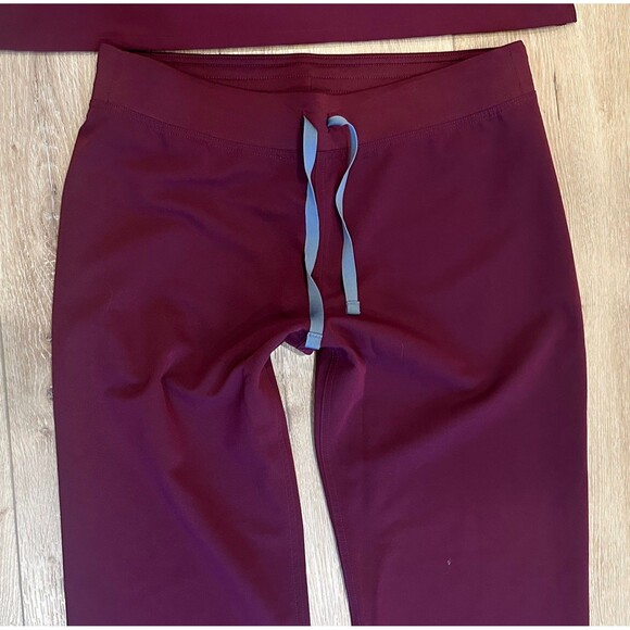 Women’s Figs Catarina & Livingston Scrub Set Maroon Large Worn Twice EUC! - Picture 4 of 7